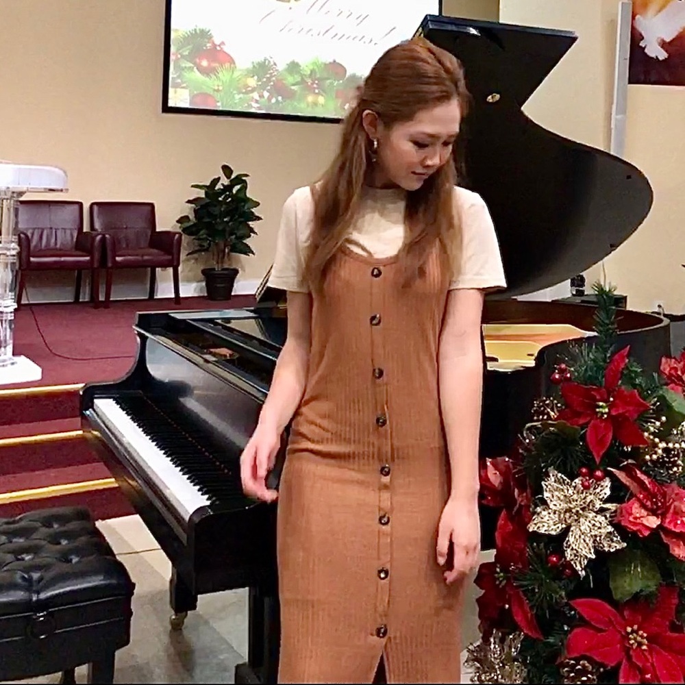 Warm brown tight/slim midi dress ✨ worn only once!